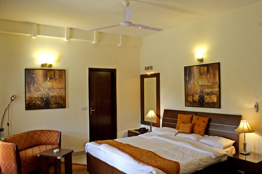 Ahuja Residency Golf Links Hotel New Delhi Luaran gambar