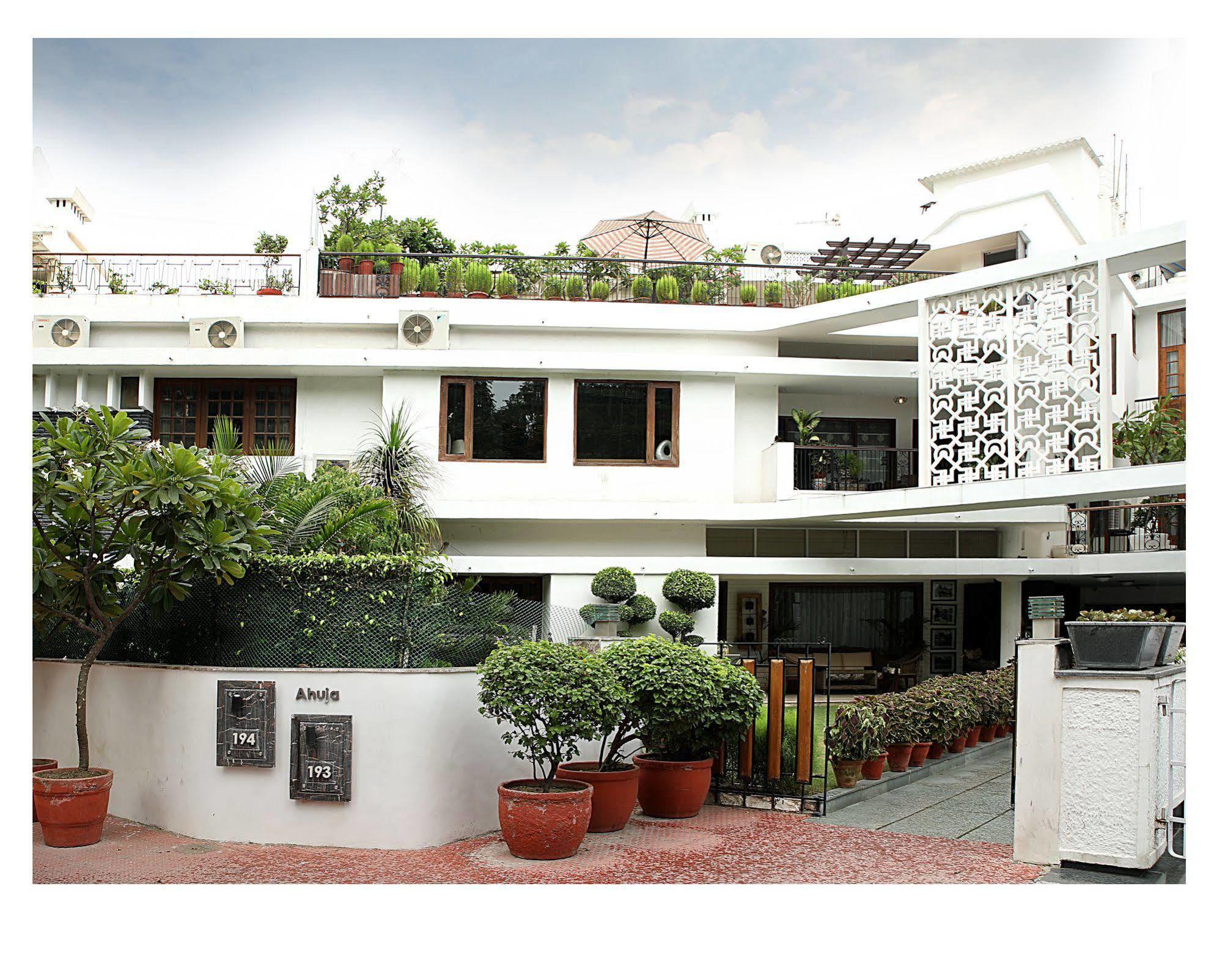 Ahuja Residency Golf Links Hotel New Delhi Luaran gambar