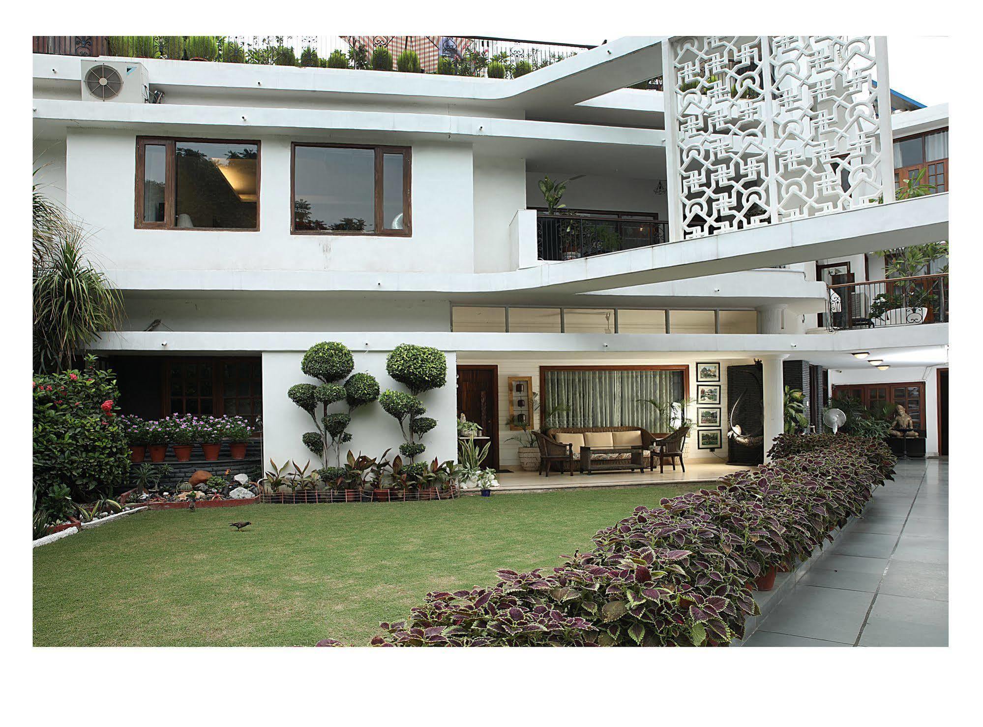 Ahuja Residency Golf Links Hotel New Delhi Luaran gambar